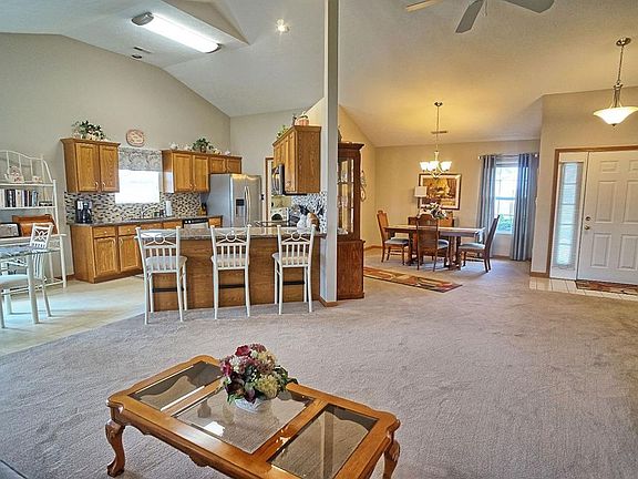 2nd image of 42 Field Crest Dr