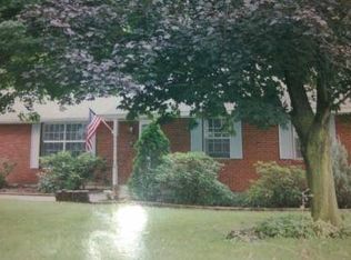 7 Salem Dr, Saratoga Springs, NY 12866