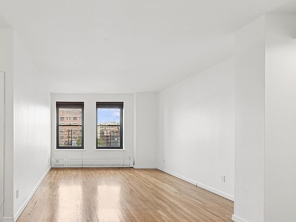 3rd image of 104 W 70th St APT 7A