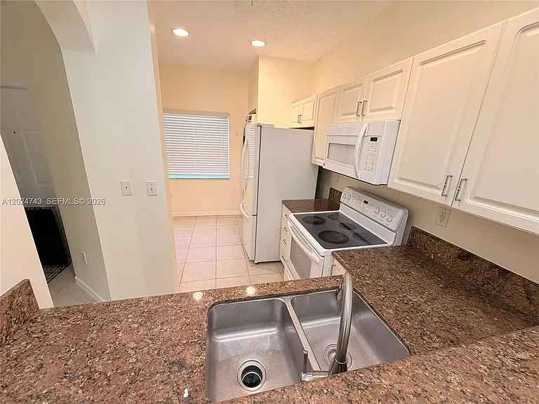 2232 SE 26th Ln #1 — Photo 7