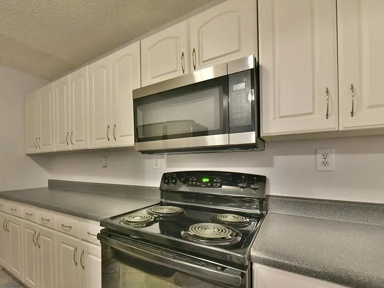 304 Hawkstone Way — Photo 7