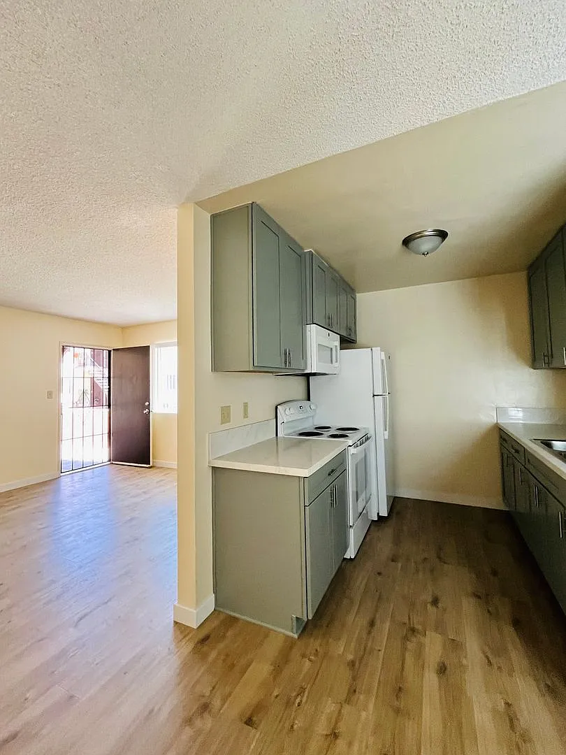 636 11th Street — Photo 3