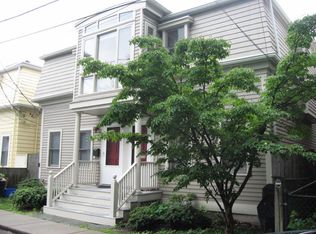10 Dinsmore Ct, Cambridge, MA 02138
