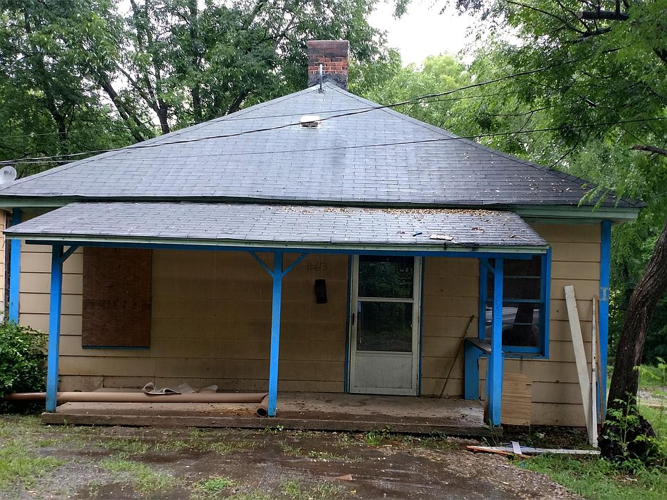 1st image of 613 Hall Ave
