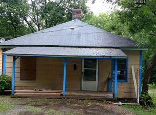 613 Hall Ave, Greenwood, SC 29646