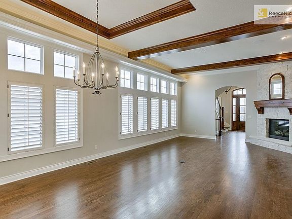 These photos are of the Edgewood Plan that was a custom build job. Interior Designs may change based on buyer's selections.