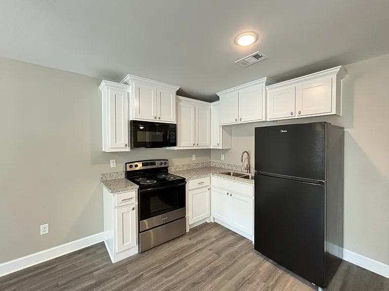 610 Gordon St #B — Photo 3