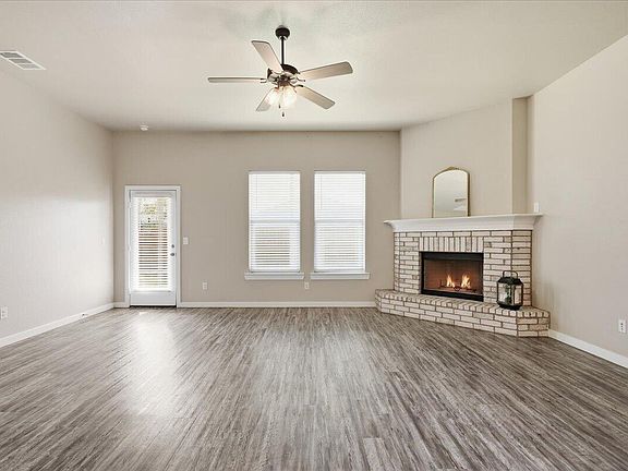 5th image of 3207 Bryan Ave
