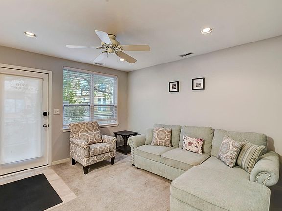 3rd image of 3506 W Belmont Ave #J