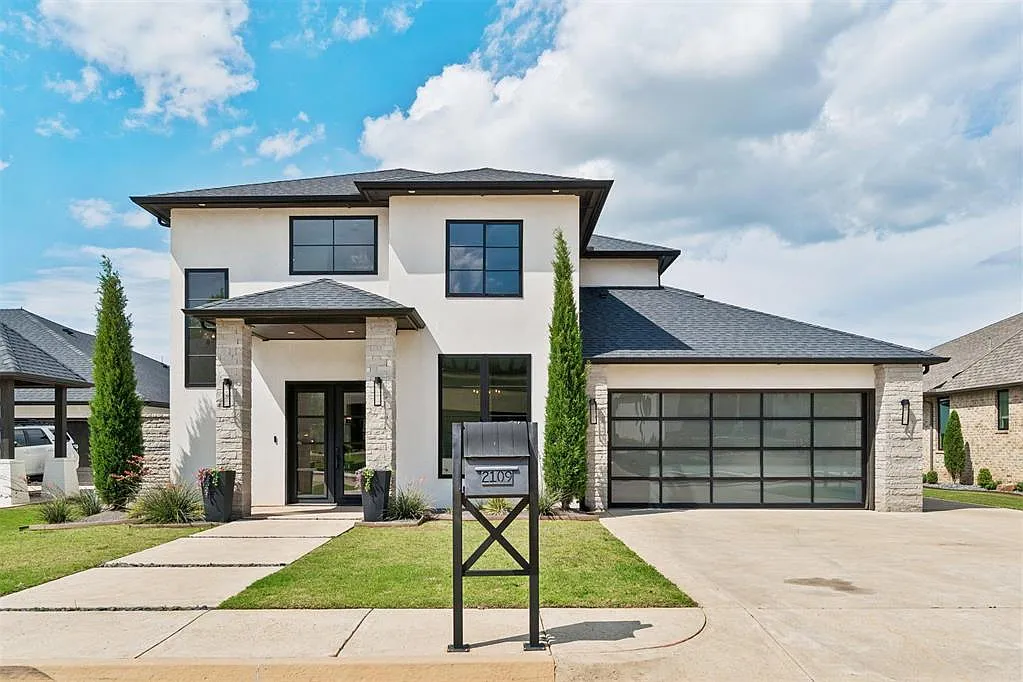 3 bed, 2.5 bath, 3500 sqft, $6,225 — Photo 1