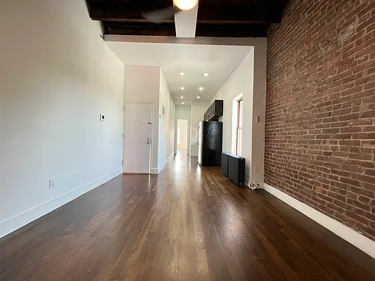 Rented by Rumah Realty Inc | media 5