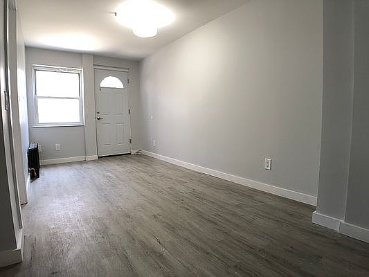 3rd image of 1450 Greene Ave #1