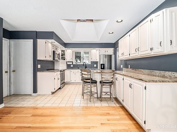 4th image of 57 Old Ridgebury Road