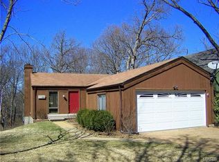 1541 Huntington View Dr, Ballwin, MO 63021