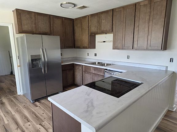 2nd image of 237 Saratoga Dr