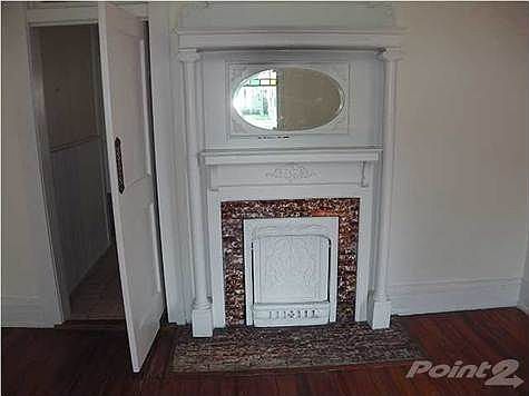 3rd image of 1103 E Jackson St