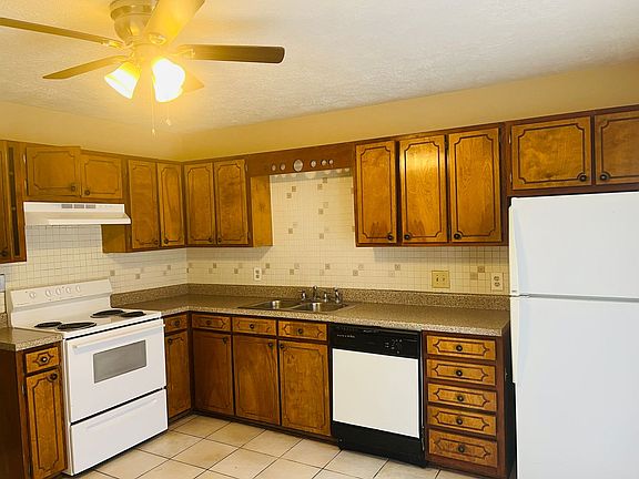 5th image of 861B Park Pl NE