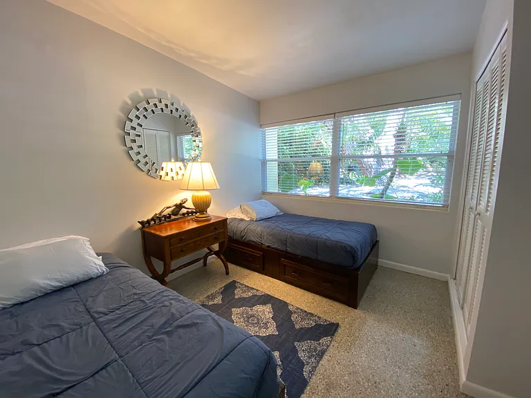 720 Lantana Ln #F — Photo 8