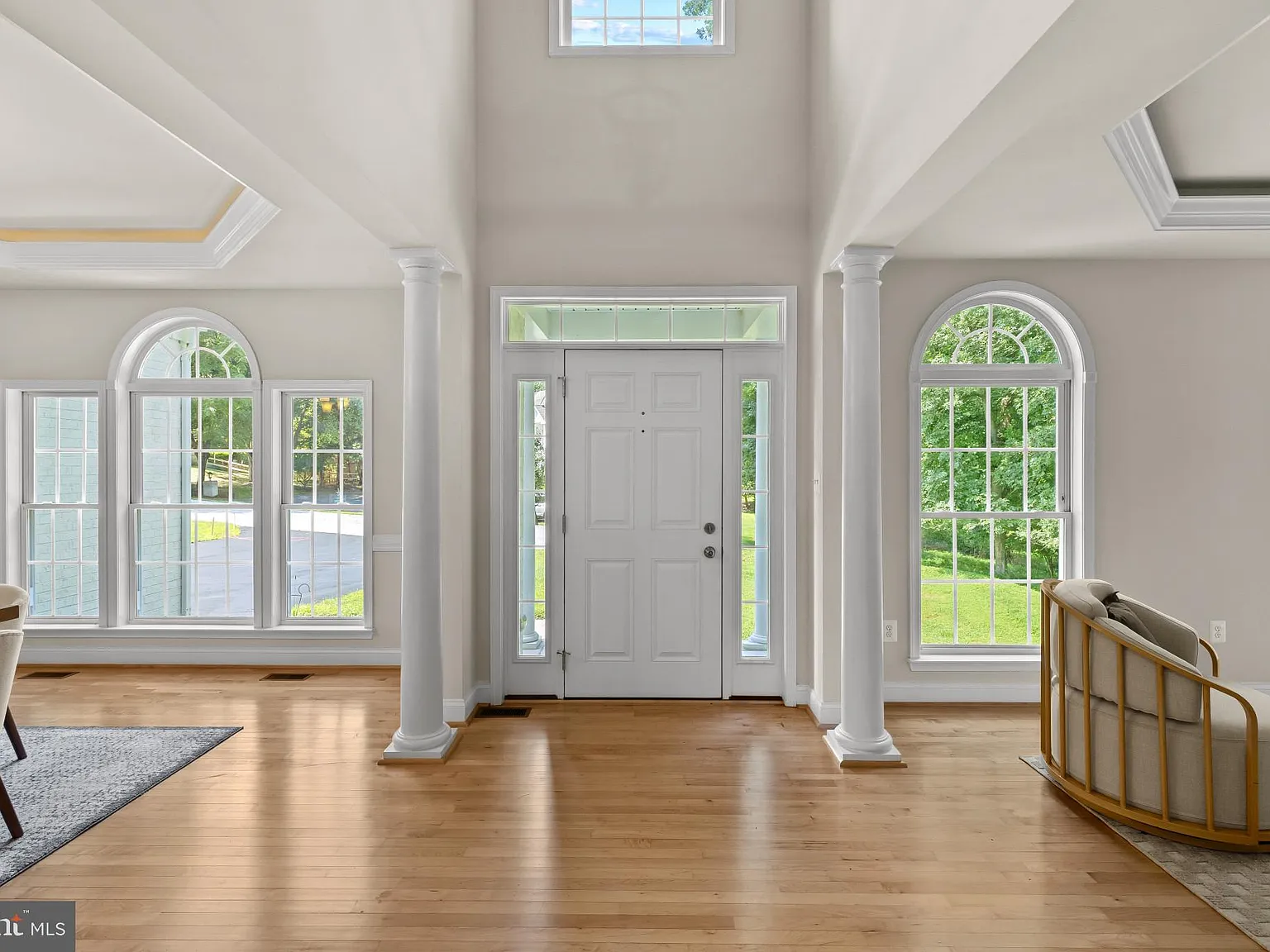 5 bed, 6.0 bath, 5078 sqft, $5,200 — Photo 2