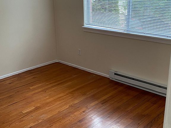 4th image of 17 Ferris Ave Building B