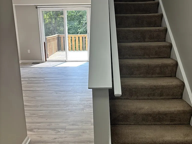 Steps leading from Main floor to Second floor