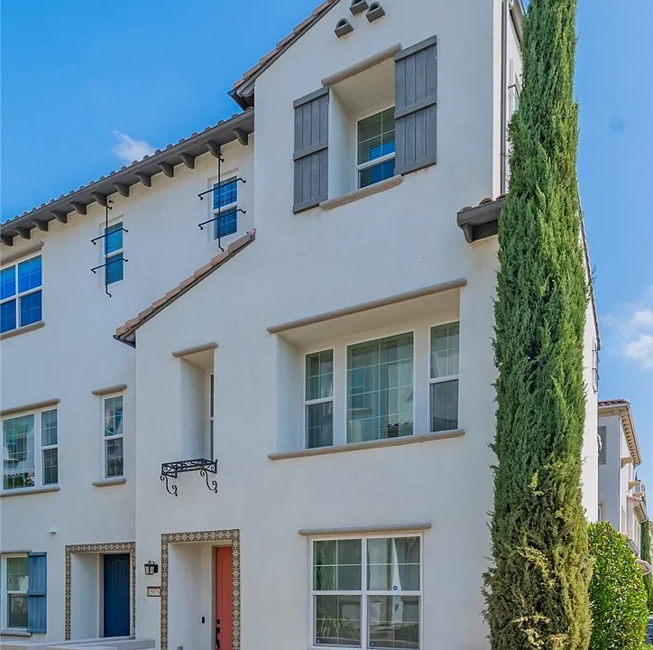 15926 Ellington
