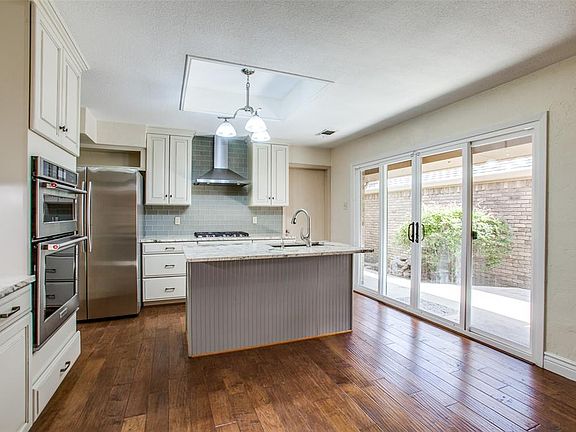 2nd image of 6151 Twin Oaks Cir