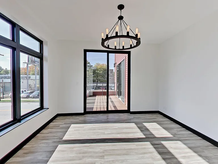 1749 Front St #D — Photo 6