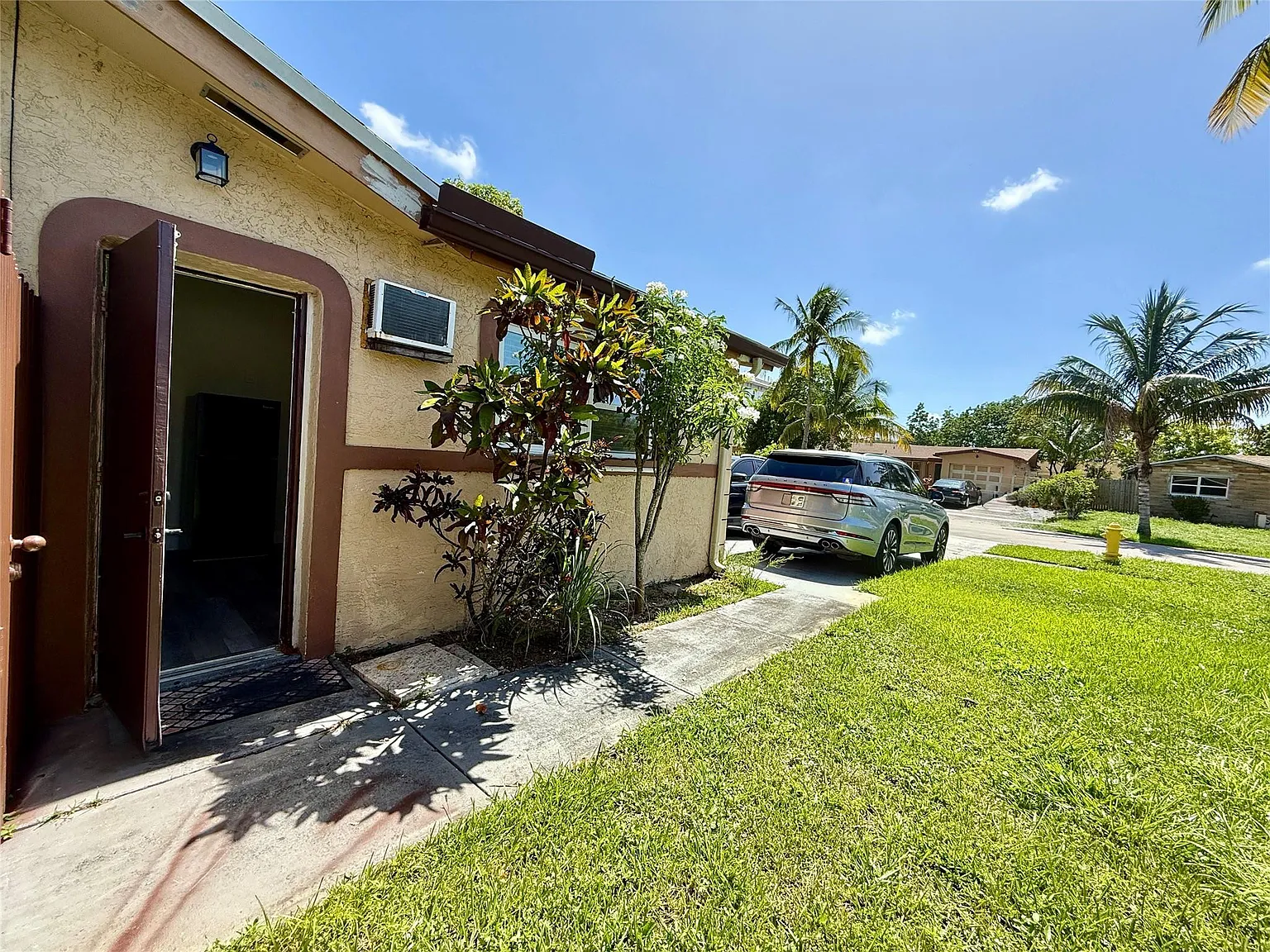1 bed, 1.0 bath, 500 sqft, $1,250 — Photo 2