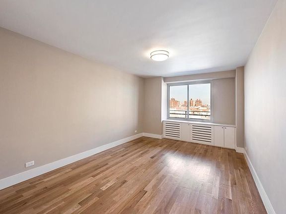 4th image of 400 Central Park W APT 11W