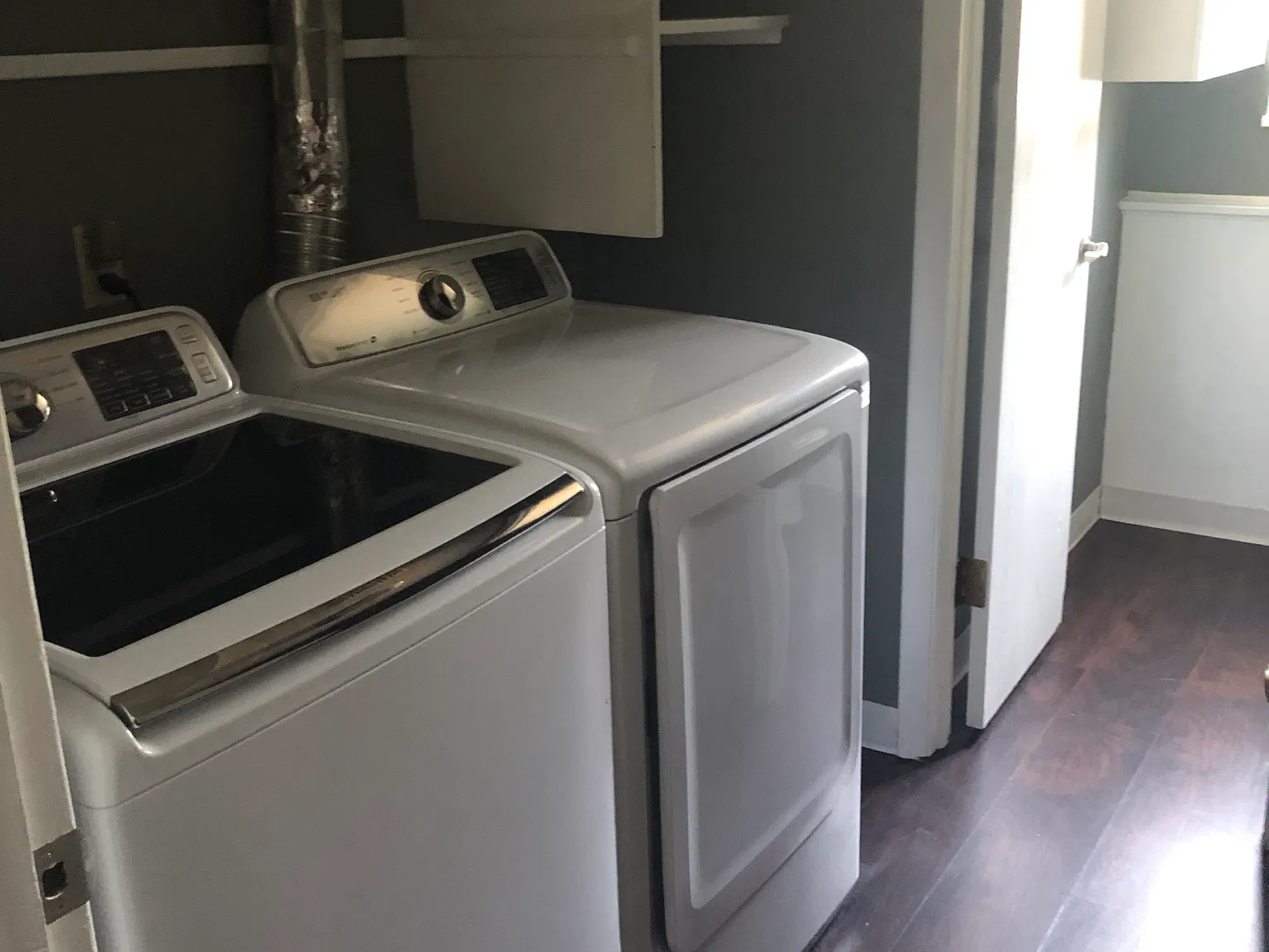 3 bed, 2.5 bath, 1600 sqft, $2,400 — Photo 4