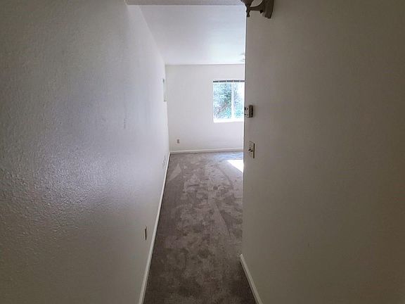 4th image of 14984 Merry Ln