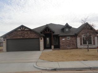 206 Berkshire Ave, Wolfforth, TX 79382