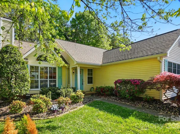 6307 Old Corral St, Charlotte, NC 28277
