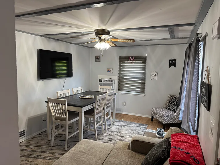 417 Giles Ave — Photo 4