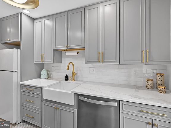 2nd image of 316 11th St SE