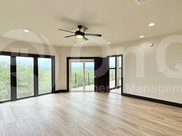 112 Paragon Ct — Photo 8