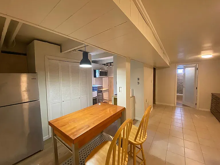 2 bed, 1000 sqft, $1,600 — Photo 4
