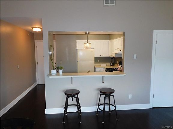 5th image of 20B Foxberry Dr S