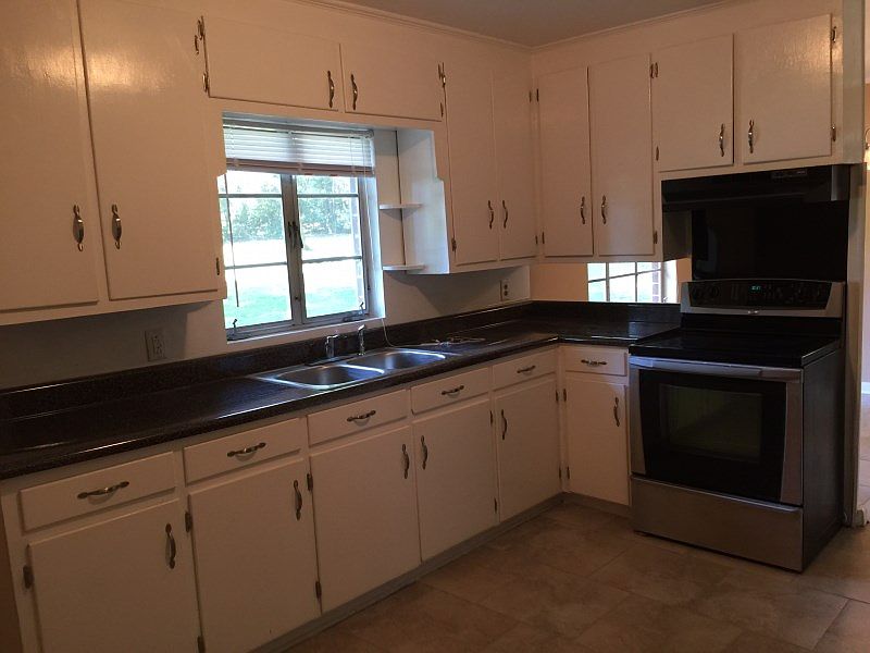 2nd image of 4823 Mercedes Rd