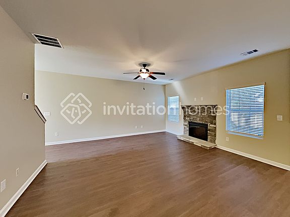 4th image of 408 Cathedral Dr