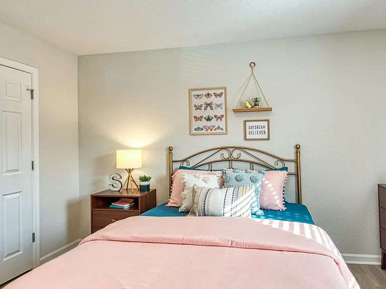 Hillpoint Preserve Townhome Apartments — Photo 12