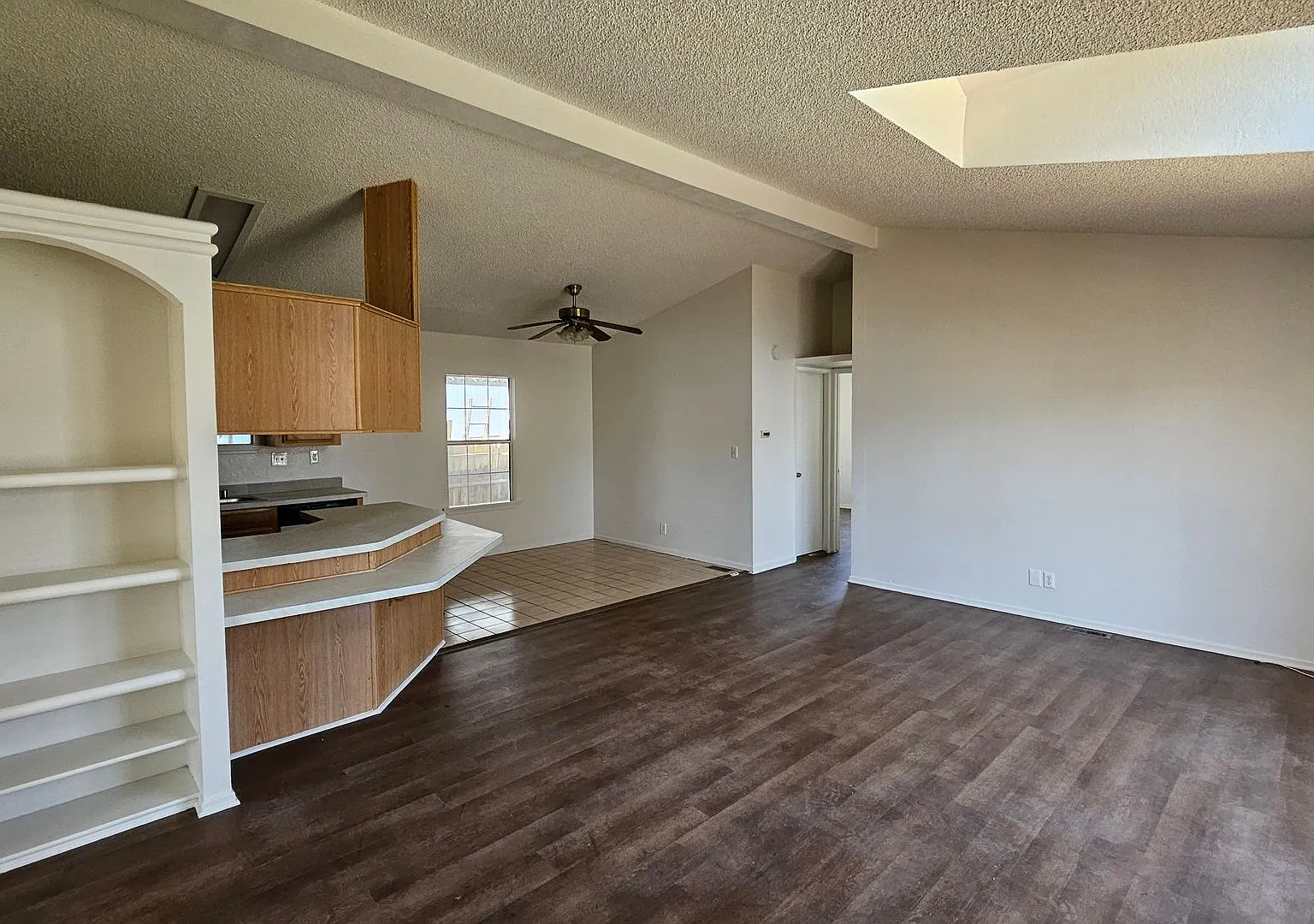 Spacious 3-Bedroom, 2-Bath Mobile Home in California City Comfortable Living with Great Community... — Photo 2