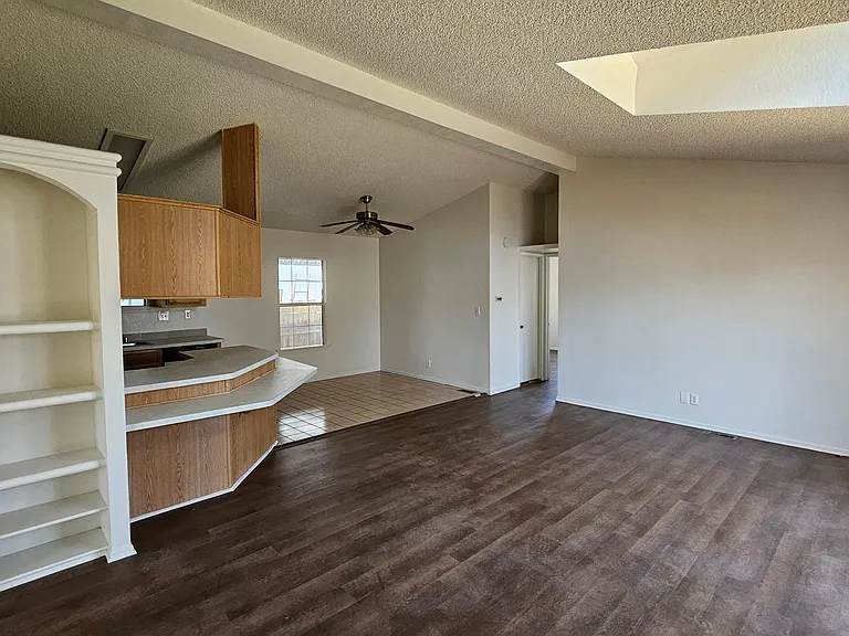 21761 Wisteria St — Photo 2