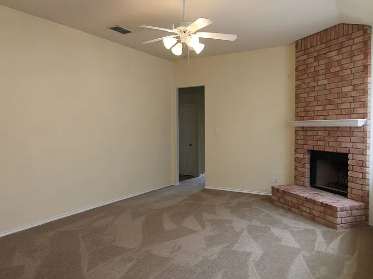 341 Placid Mdw — Photo 4
