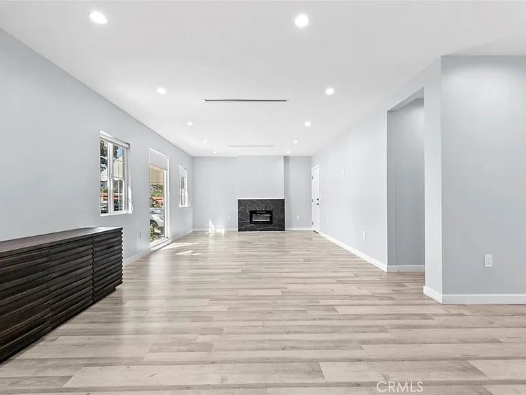 545 Ivy — Photo 5