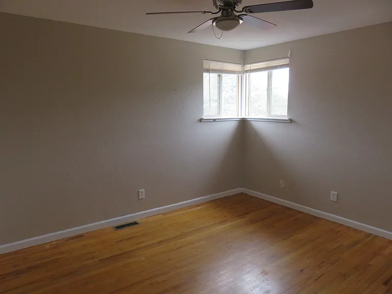 3209 Troy St — Photo 10