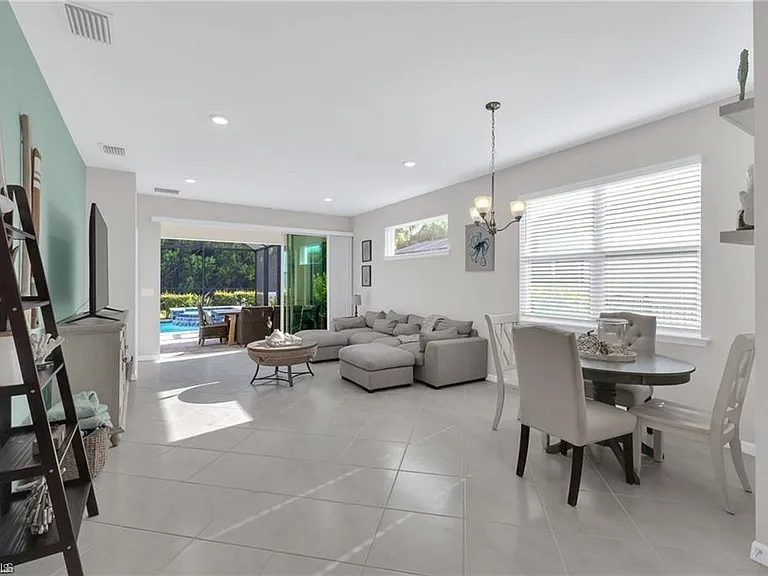 1163 S Town And River Dr — Photo 18