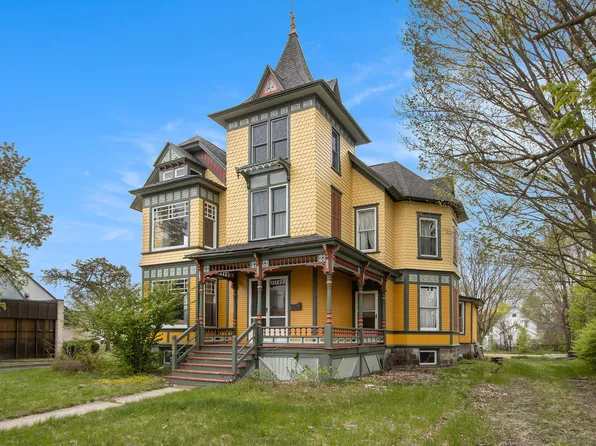 208 N Main St, Three Rivers, MI 49093