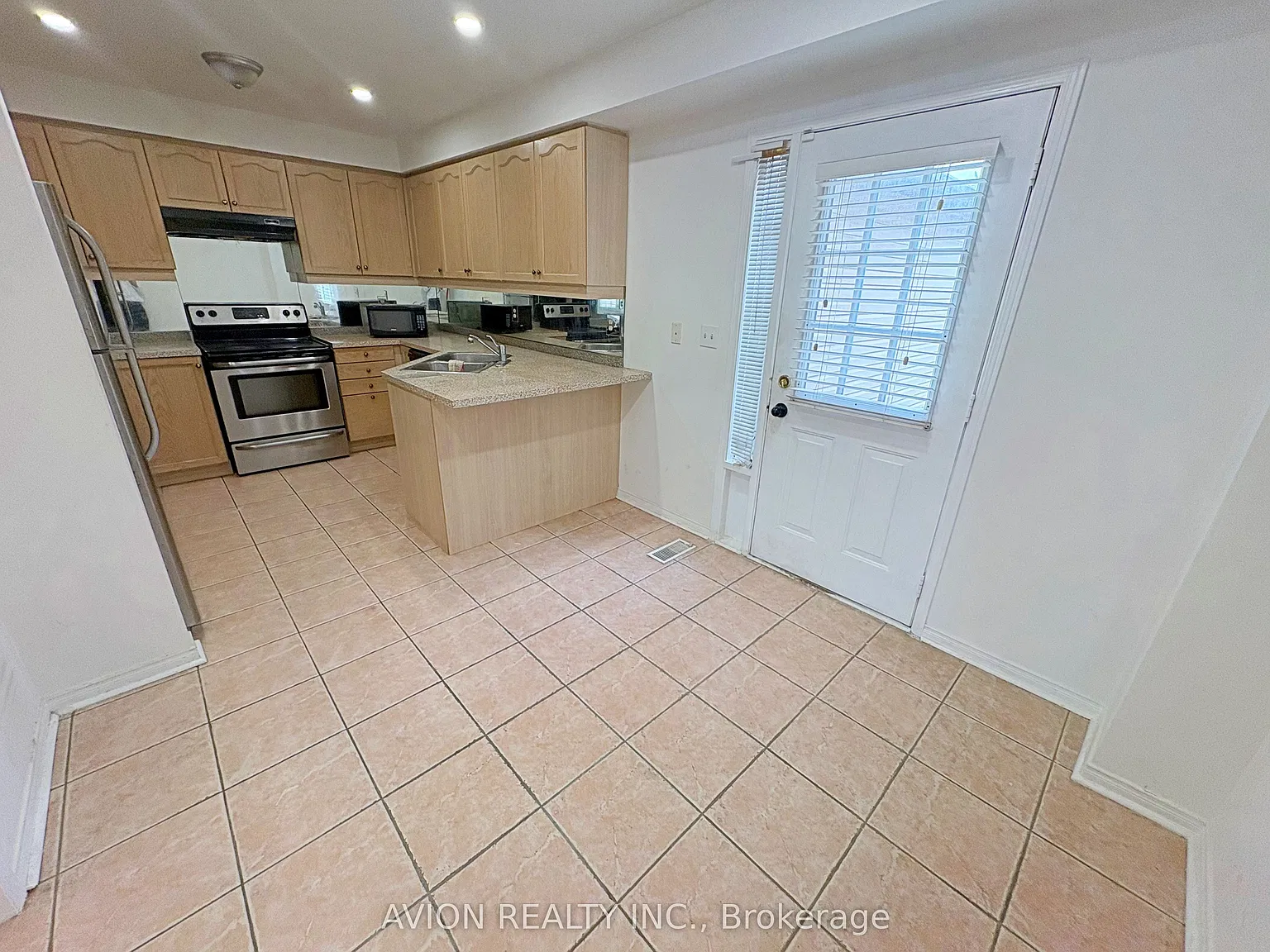 3 bed, $2,980 — Photo 4